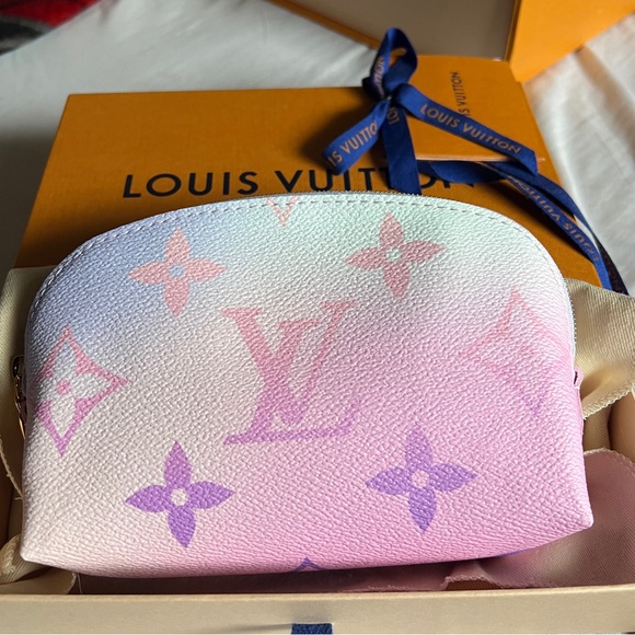 LOUIS VUITTON Pochette Cosmetique Pouch (SUNRISE PASTEL) LIMITED EDITION - Picture 2 of 14